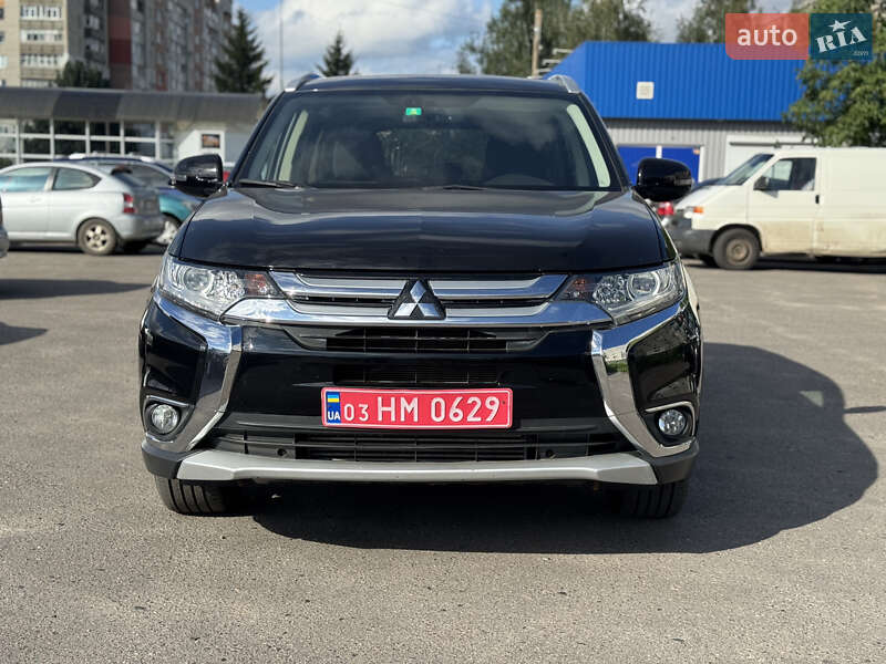 Внедорожник / Кроссовер Mitsubishi Outlander 2016 в Сумах