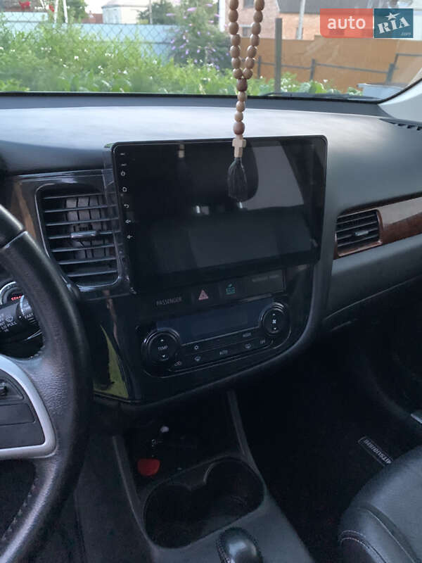 Внедорожник / Кроссовер Mitsubishi Outlander 2013 в Львове