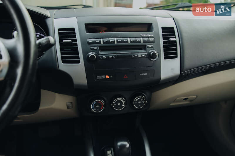 Позашляховик / Кросовер Mitsubishi Outlander 2011 в Бучачі фото 13 Позашляховик / Кросовер Mitsubishi Outlander 2011 в Бучачі