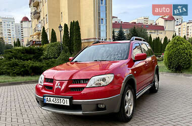 Позашляховик / Кросовер Mitsubishi Outlander 2004 в Києві