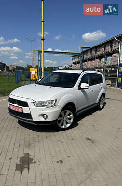 Внедорожник / Кроссовер Mitsubishi Outlander 2011 в Дубно