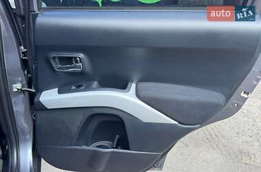 Внедорожник / Кроссовер Mitsubishi Outlander 2008 в 