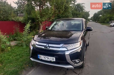 Внедорожник / Кроссовер Mitsubishi Outlander 2016 в Лубнах