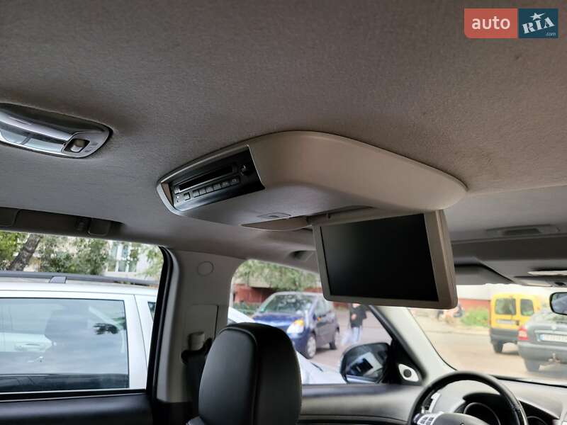 Позашляховик / Кросовер Mitsubishi Outlander 2010 в Чернігові