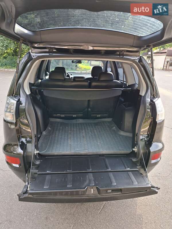 Позашляховик / Кросовер Mitsubishi Outlander 2010 в Чернігові