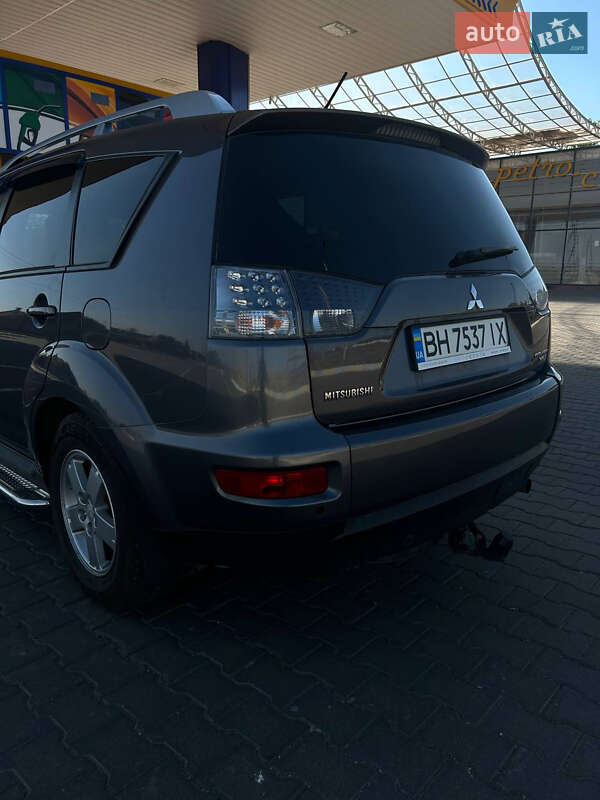 Внедорожник / Кроссовер Mitsubishi Outlander 2010 в Измаиле