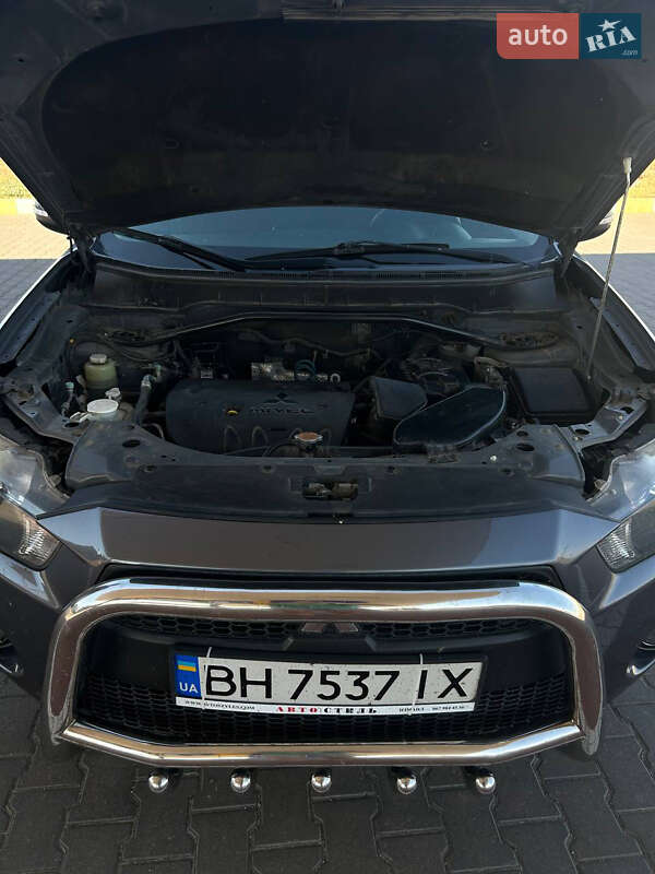 Внедорожник / Кроссовер Mitsubishi Outlander 2010 в Измаиле