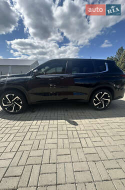 Внедорожник / Кроссовер Mitsubishi Outlander 2021 в Львове