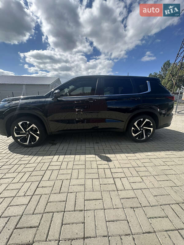 Mitsubishi Outlander 2021
