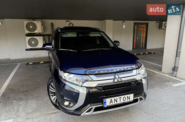 Позашляховик / Кросовер Mitsubishi Outlander 2021 в Гостомелі