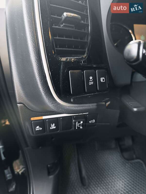 Внедорожник / Кроссовер Mitsubishi Outlander 2020 в Павлограде