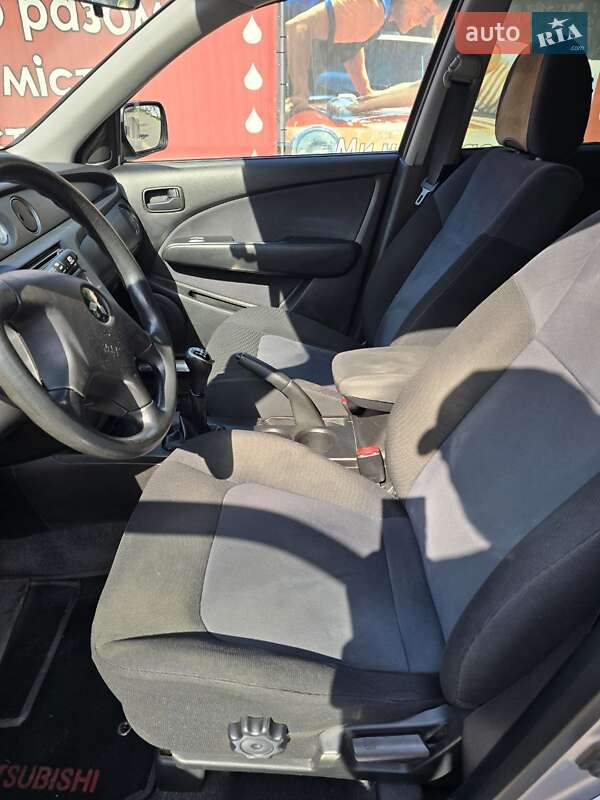 Позашляховик / Кросовер Mitsubishi Outlander 2008 в Києві