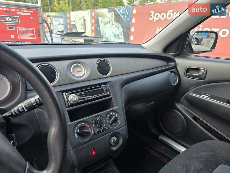 Позашляховик / Кросовер Mitsubishi Outlander 2008 в Києві