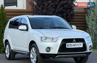 Внедорожник / Кроссовер Mitsubishi Outlander 2011 в 