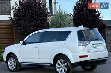 Внедорожник / Кроссовер Mitsubishi Outlander 2011 в 