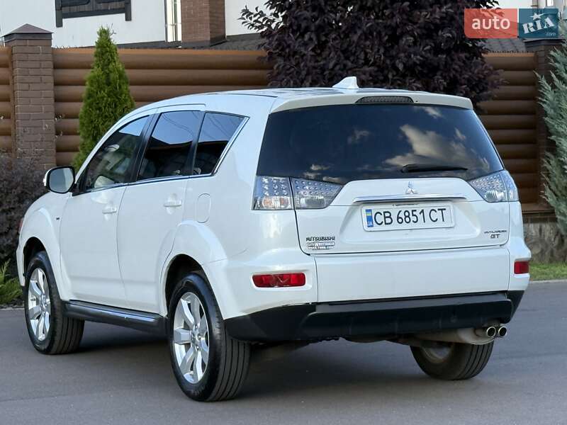 Внедорожник / Кроссовер Mitsubishi Outlander 2011 в Киеве