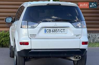 Внедорожник / Кроссовер Mitsubishi Outlander 2011 в 