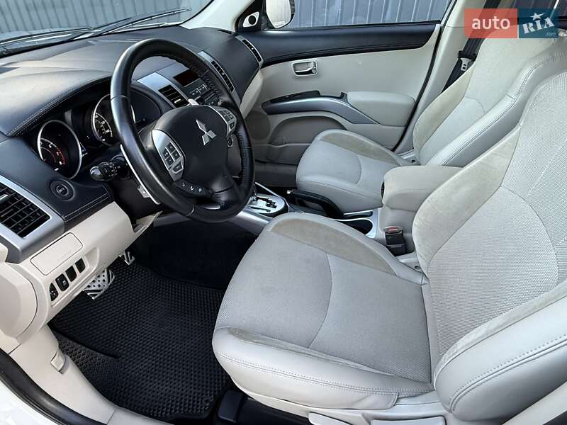 Внедорожник / Кроссовер Mitsubishi Outlander 2011 в Киеве