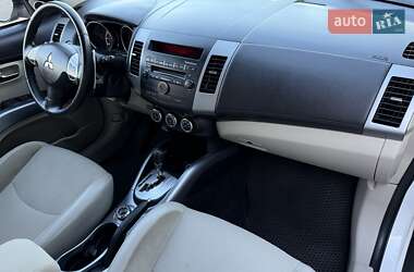 Внедорожник / Кроссовер Mitsubishi Outlander 2011 в 
