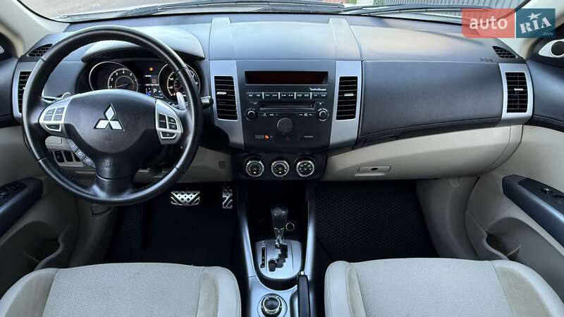 Внедорожник / Кроссовер Mitsubishi Outlander 2011 в Киеве
