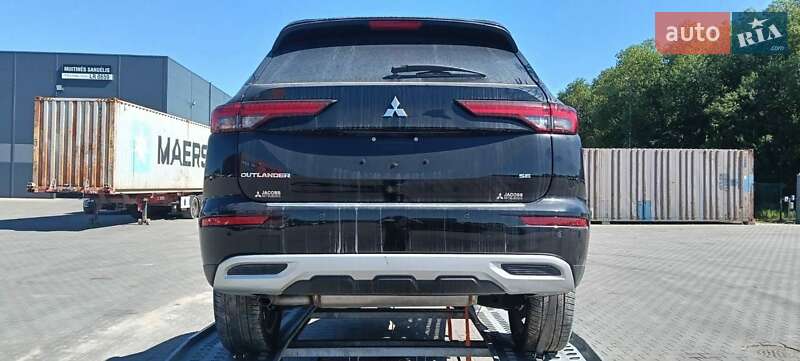 Внедорожник / Кроссовер Mitsubishi Outlander 2024 в Одессе