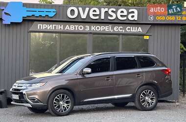 Позашляховик / Кросовер Mitsubishi Outlander 2016 в Хмельницькому