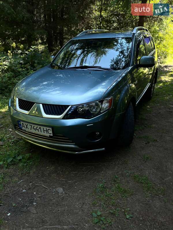 Внедорожник / Кроссовер Mitsubishi Outlander 2008 в Андреевке