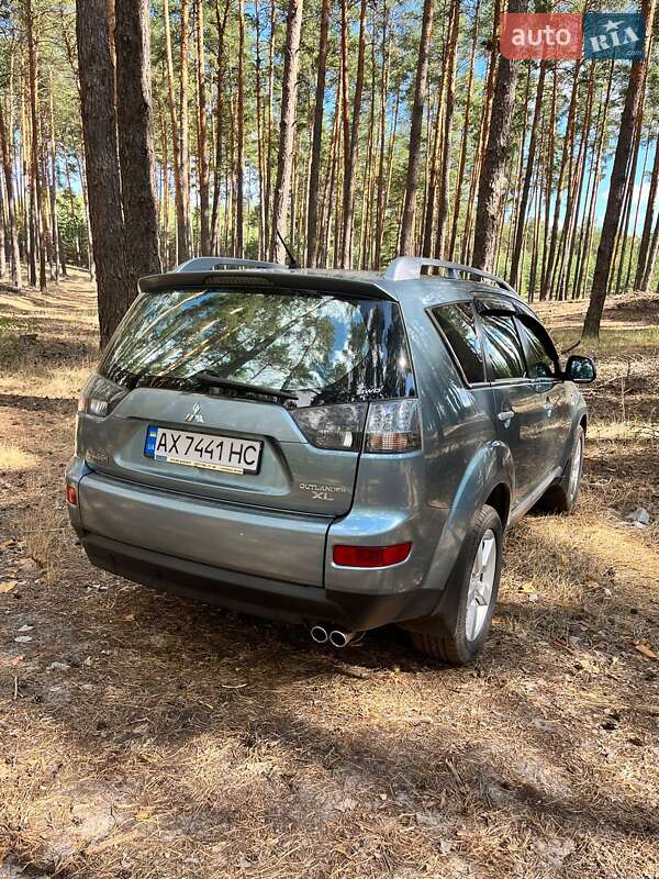 Внедорожник / Кроссовер Mitsubishi Outlander 2008 в Андреевке