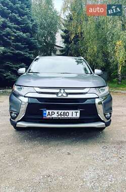Позашляховик / Кросовер Mitsubishi Outlander 2017 в Львові
