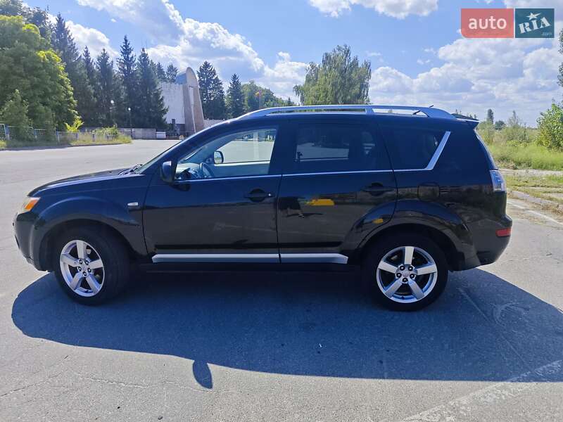 Позашляховик / Кросовер Mitsubishi Outlander 2009 в Києві