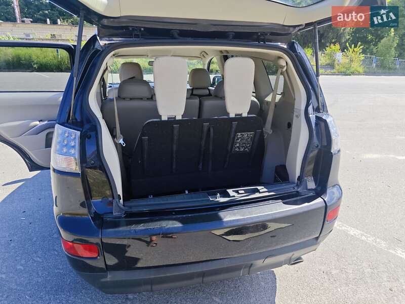 Позашляховик / Кросовер Mitsubishi Outlander 2009 в Києві