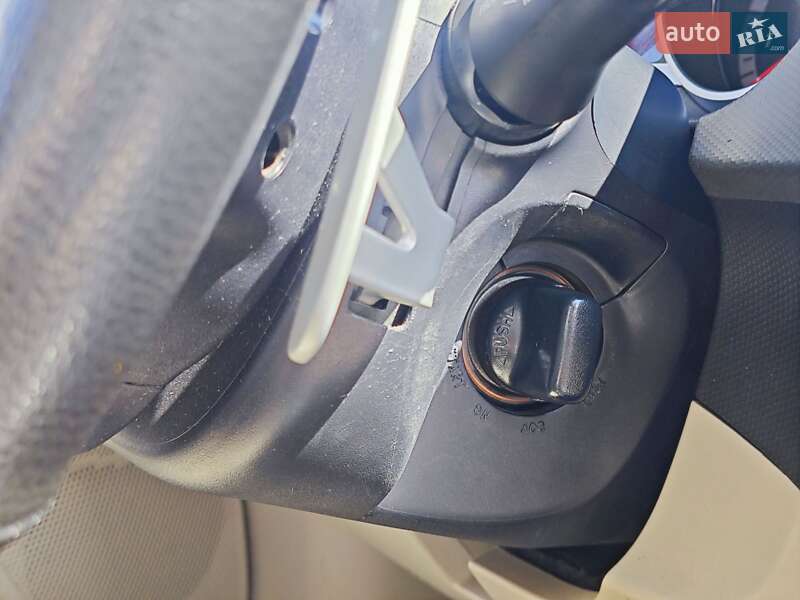 Позашляховик / Кросовер Mitsubishi Outlander 2009 в Києві