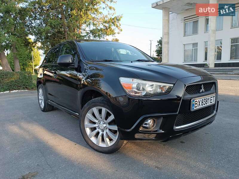 Позашляховик / Кросовер Mitsubishi Outlander 2010 в Полонному