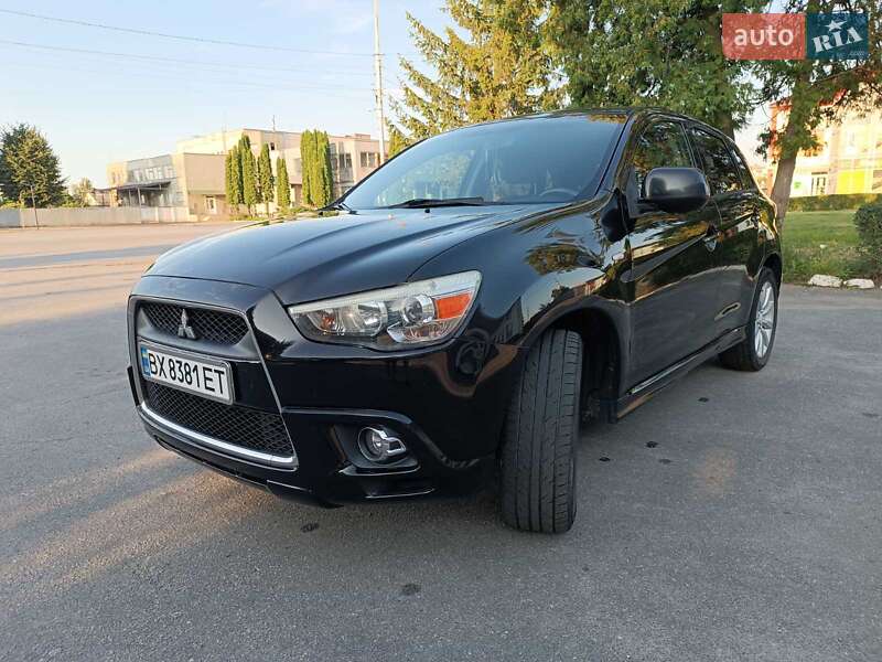 Позашляховик / Кросовер Mitsubishi Outlander 2010 в Полонному