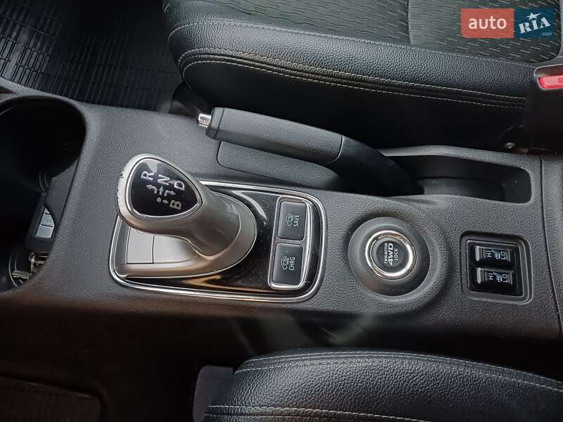 Внедорожник / Кроссовер Mitsubishi Outlander 2015 в Черноморске