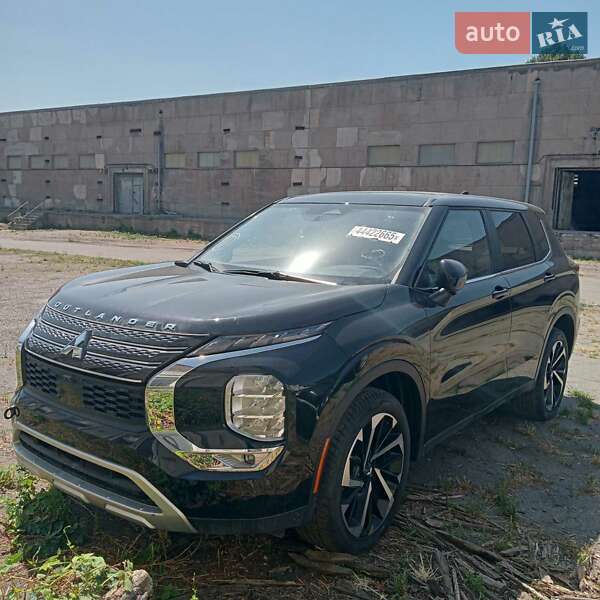 Внедорожник / Кроссовер Mitsubishi Outlander 2024 в Одессе