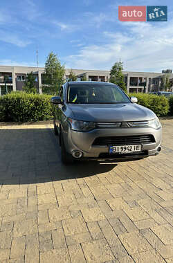 Внедорожник / Кроссовер Mitsubishi Outlander 2013 в Кременчуге