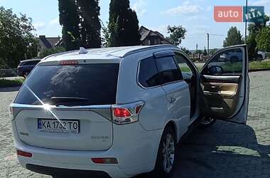 Внедорожник / Кроссовер Mitsubishi Outlander 2013 в Дубно