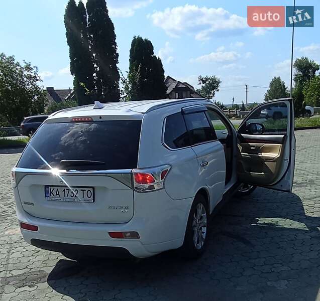 Позашляховик / Кросовер Mitsubishi Outlander 2013 в Дубні