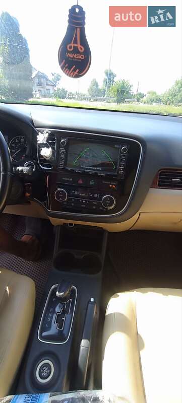 Позашляховик / Кросовер Mitsubishi Outlander 2013 в Дубні