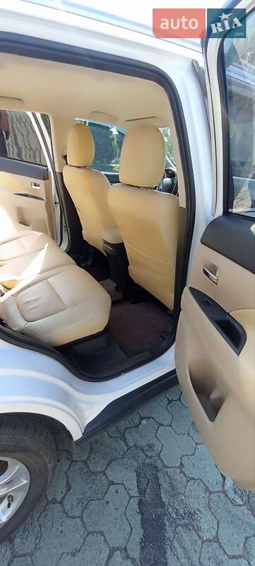 Позашляховик / Кросовер Mitsubishi Outlander 2013 в Дубні