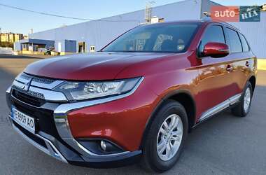 Позашляховик / Кросовер Mitsubishi Outlander 2018 в Кривому Розі