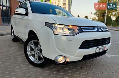 Внедорожник / Кроссовер Mitsubishi Outlander 2013 в Львове