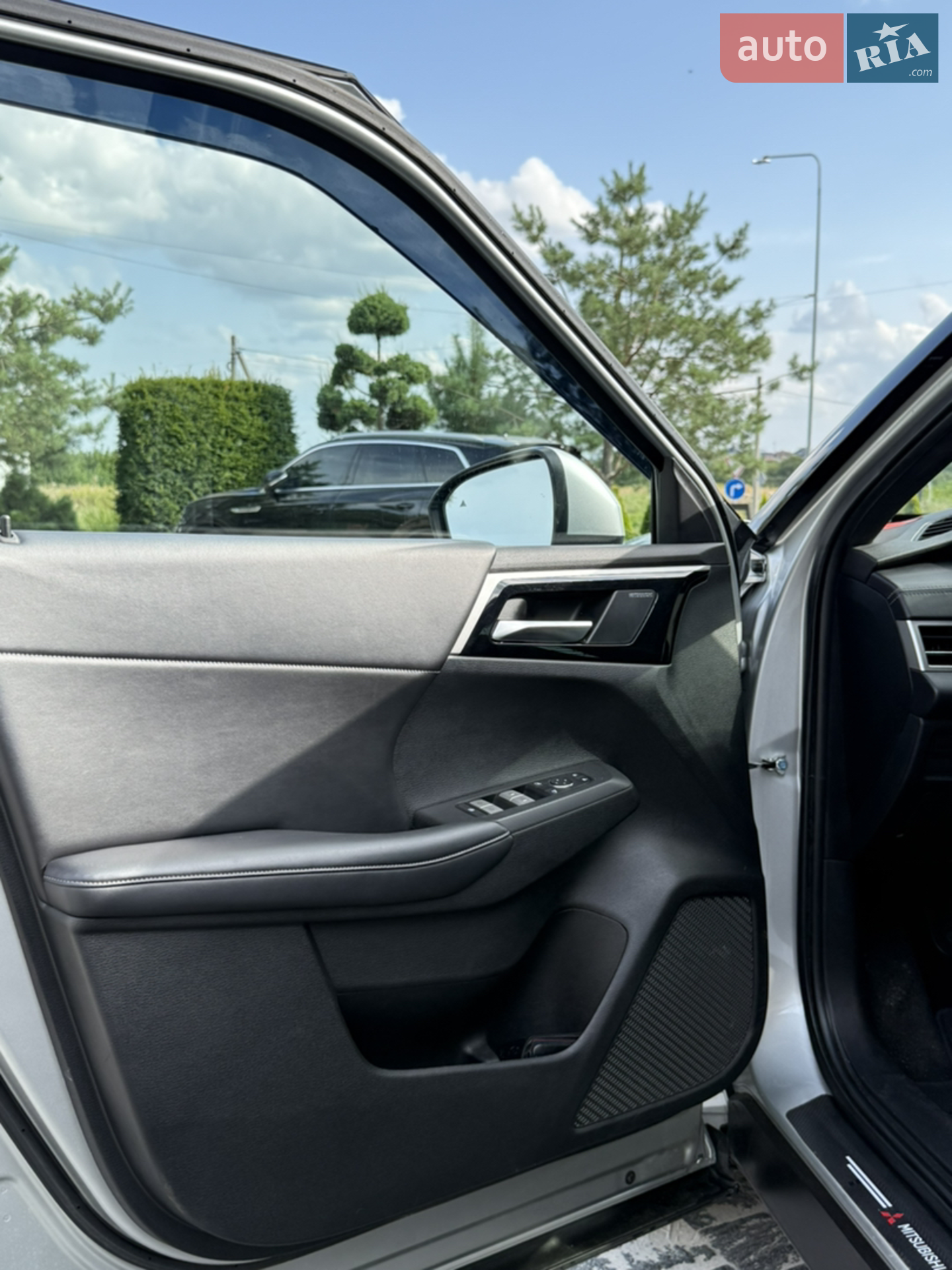 2022 Mitsubishi Outlander - мініатюра 16