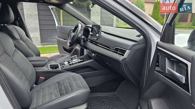 Внедорожник / Кроссовер Mitsubishi Outlander 2022 в Киеве