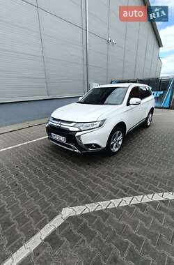 Позашляховик / Кросовер Mitsubishi Outlander 2021 в Житомирі