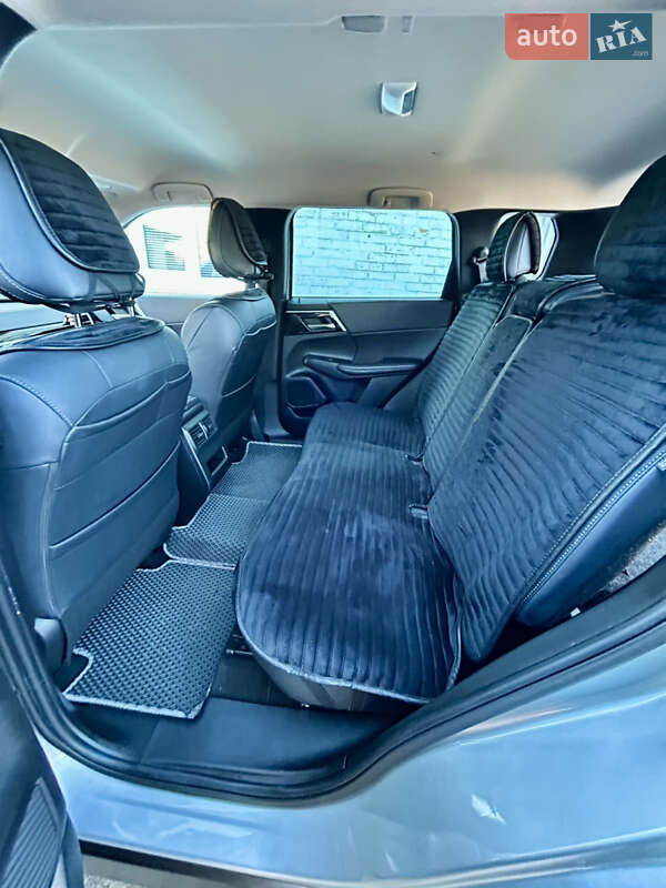 Позашляховик / Кросовер Mitsubishi Outlander 2022 в Олександрії фото 3 Позашляховик / Кросовер Mitsubishi Outlander 2022 в Олександрії