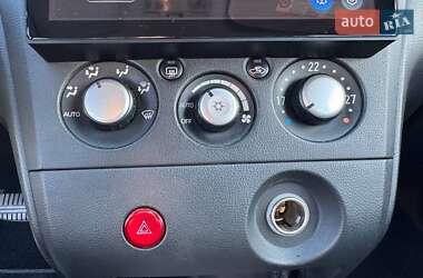 Внедорожник / Кроссовер Mitsubishi Outlander 2006 в 