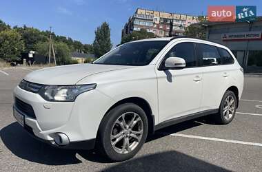 Mitsubishi Outlander 2014