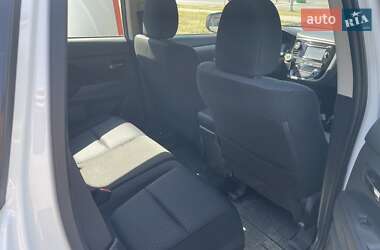 Внедорожник / Кроссовер Mitsubishi Outlander 2014 в 